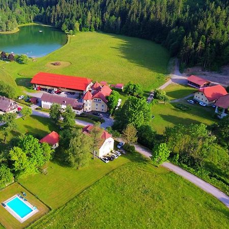 Ferien Am Talhof Hotel Sankt Urban Екстериор снимка