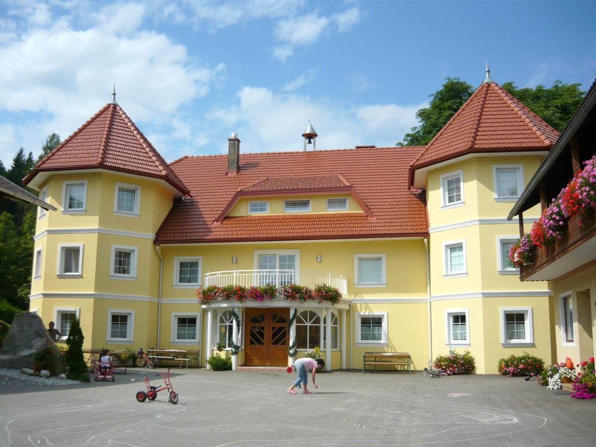 Ferien Am Talhof Hotel Sankt Urban Екстериор снимка