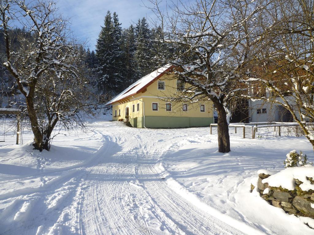 Ferien Am Talhof Hotel Sankt Urban Екстериор снимка
