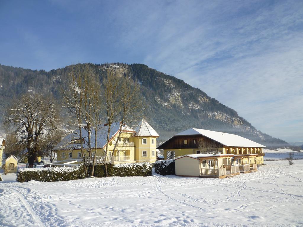 Ferien Am Talhof Hotel Sankt Urban Екстериор снимка