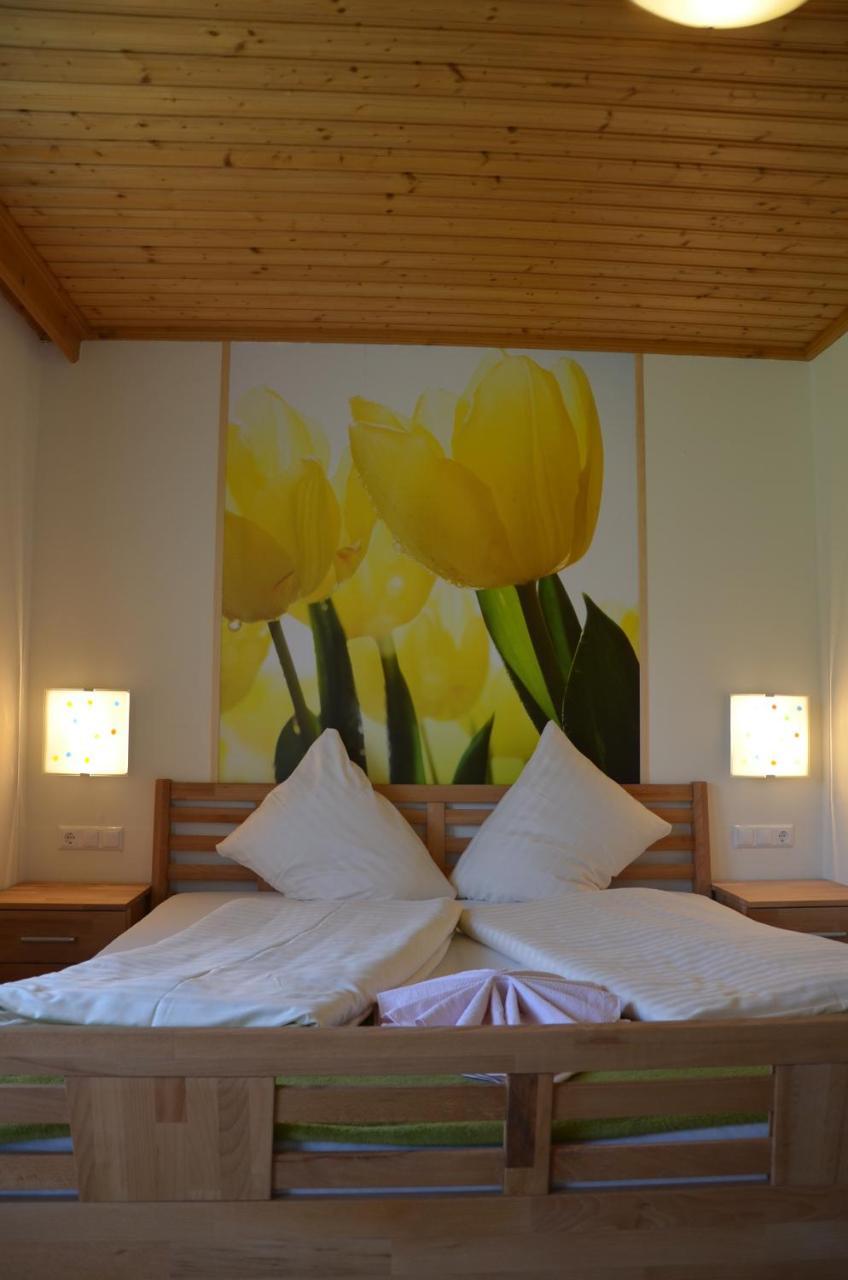 Ferien Am Talhof Hotel Sankt Urban Екстериор снимка
