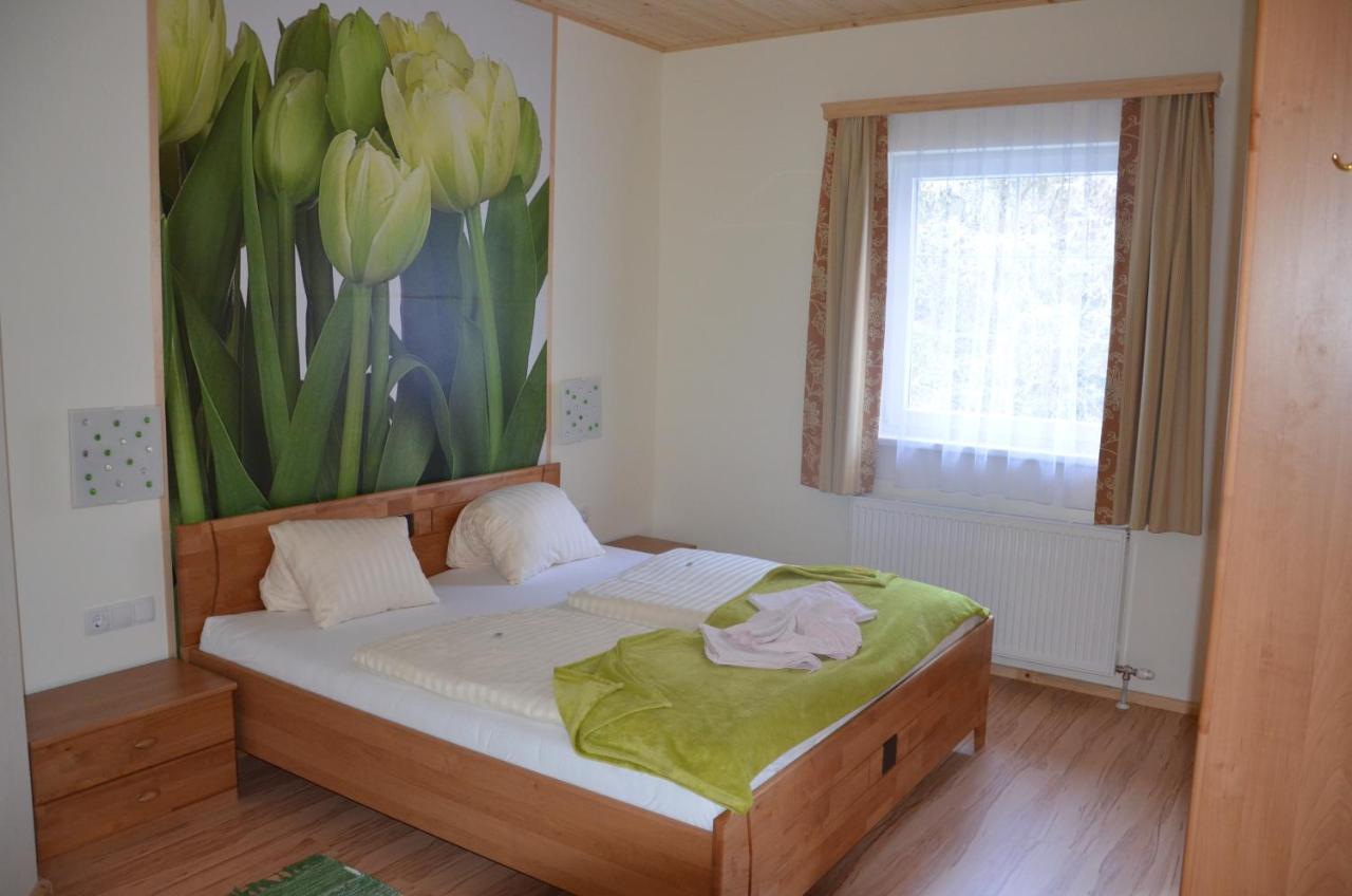 Ferien Am Talhof Hotel Sankt Urban Екстериор снимка