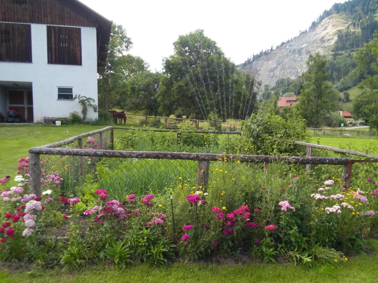 Ferien Am Talhof Hotel Sankt Urban Екстериор снимка