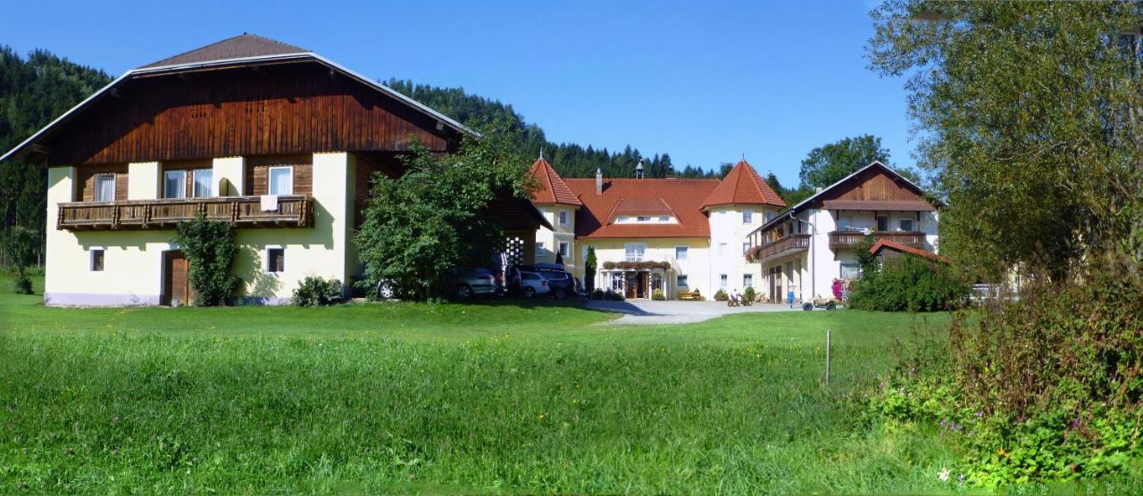 Ferien Am Talhof Hotel Sankt Urban Екстериор снимка