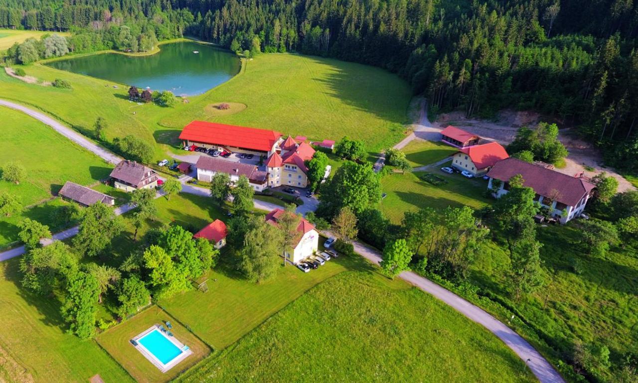 Ferien Am Talhof Hotel Sankt Urban Екстериор снимка